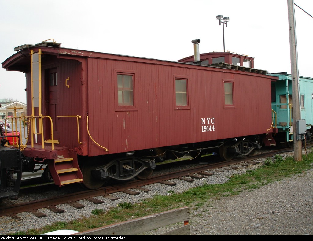 NYC 19144 Cupola Style Caboose